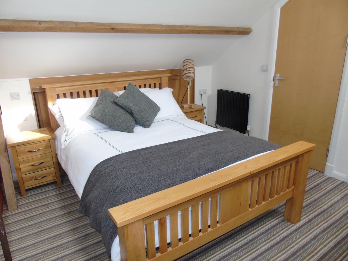 Hotel Kings Head à Capel Hendre Extérieur photo