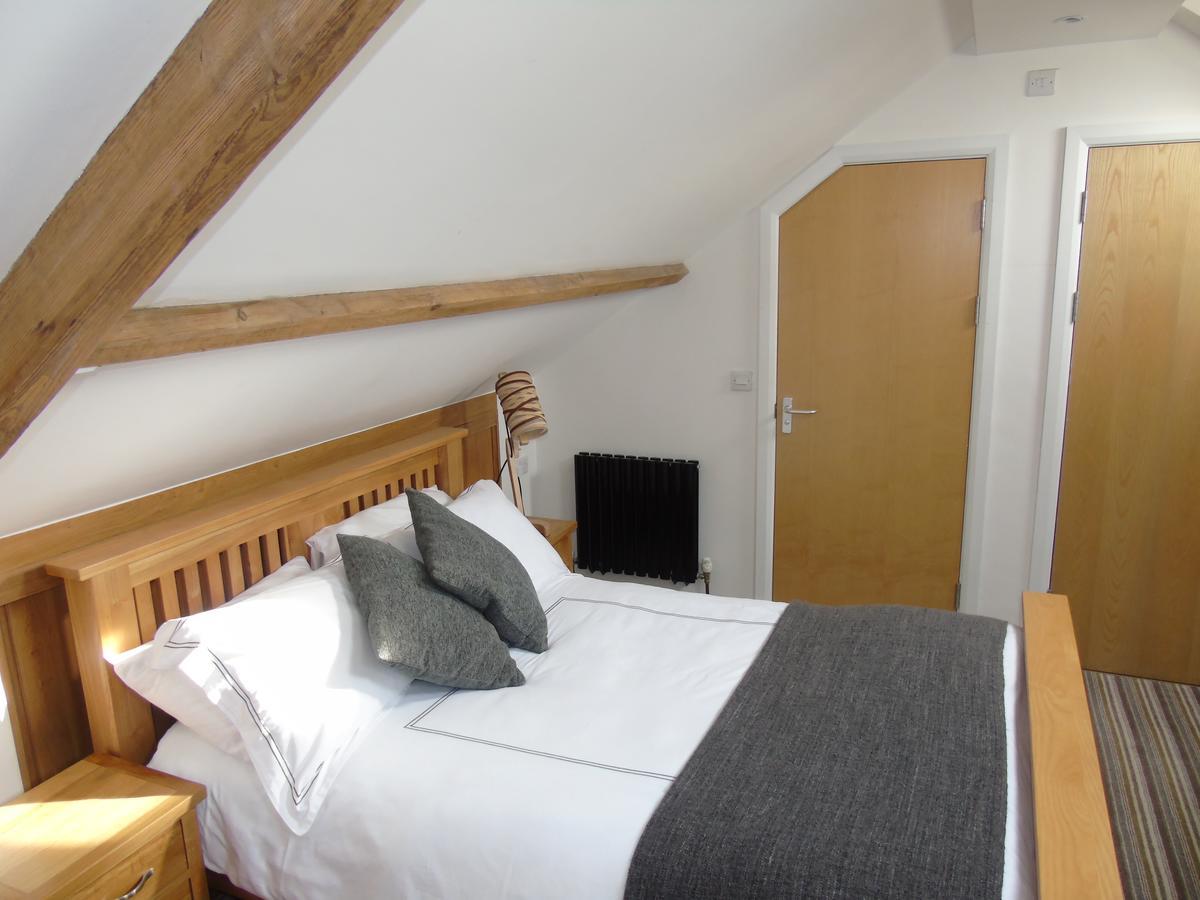 Hotel Kings Head à Capel Hendre Extérieur photo